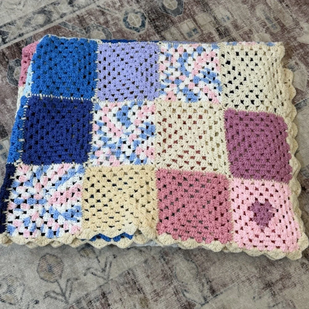 Vintage Crochet Granny Square‎ Blanket Throw 57x50 Handmade Afghan Retro Pastel